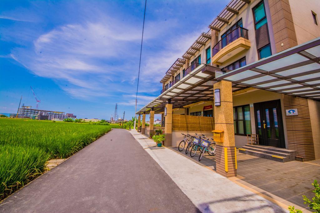 青田日光 羅東包棟民宿 Luodong Exteriör bild
